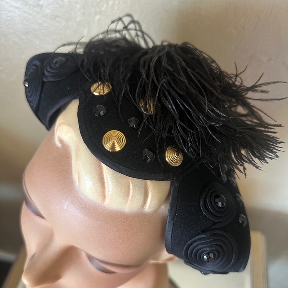 INVENTIVE 1940\'S BLACK FELT CAP WITH GOLD STUDS, BEADS & SATIN BAND TRIM
